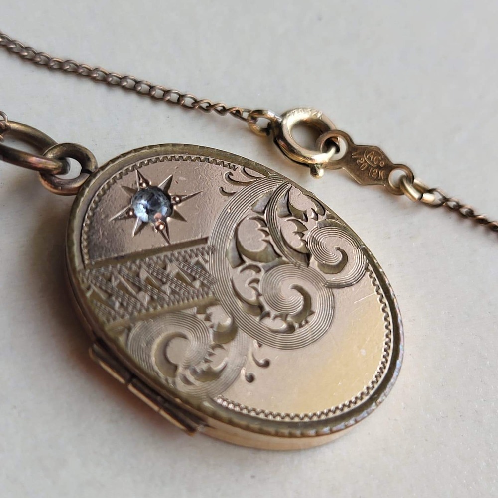 Vintage ACo 12K Gold Filled Locket Necklace Gold Etched Star Scrollwork